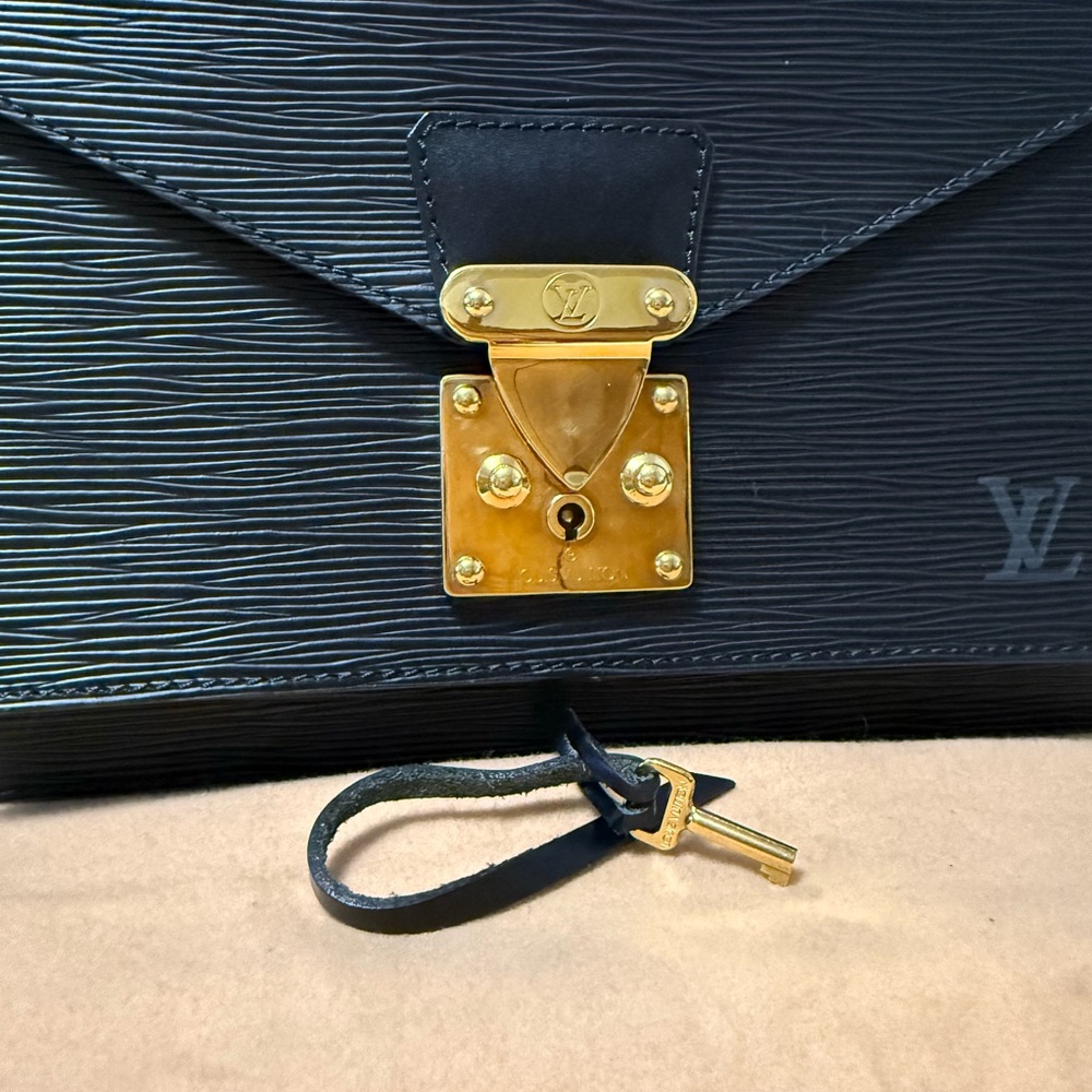 Louis Vuitton Black Epi Leather Gold-Tone Lock Satchel Monceau MM - Picture 2 of 13